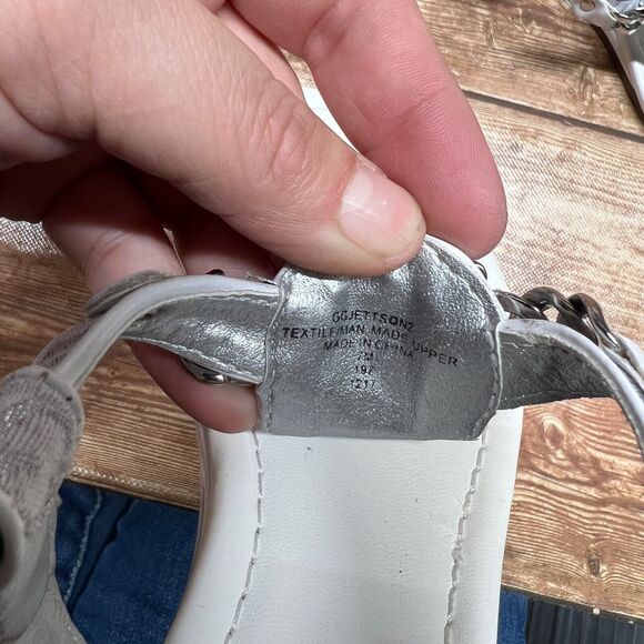 Guess Jettson T-Strap Ankle Sandals Flats White Chain Metal Logos Womens 7M - Picture 8 of 11